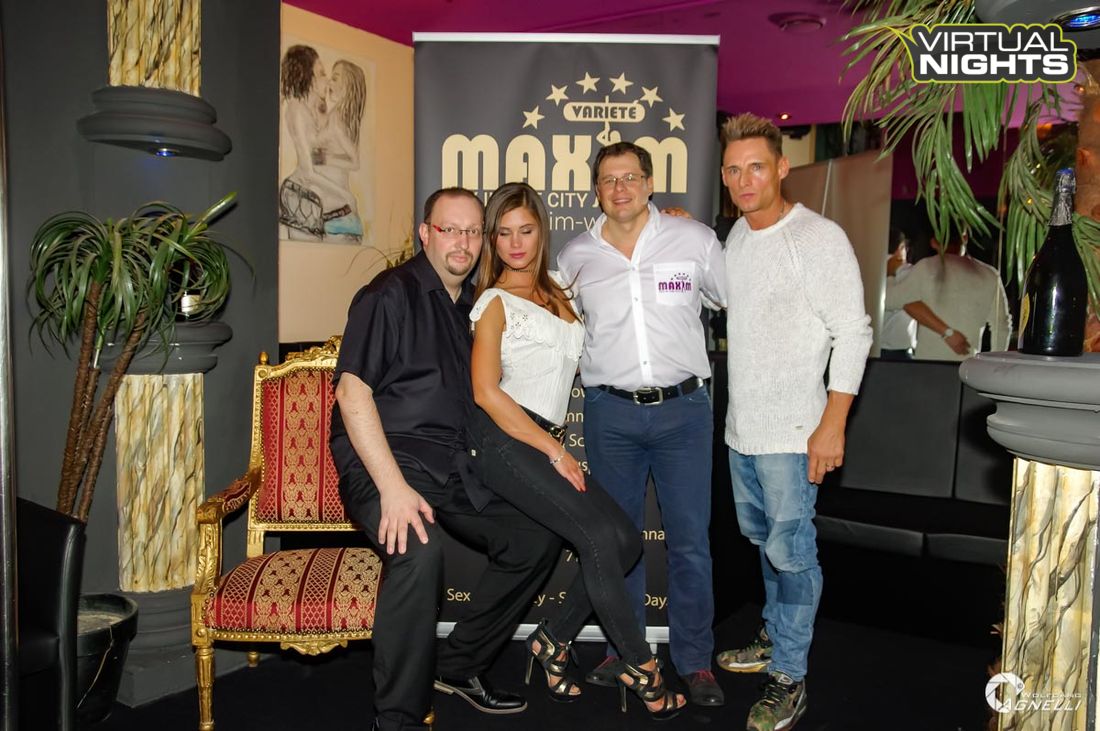 Maxim 11.03.17 - Meet & Greet mit Little Caprice - Bild 464150